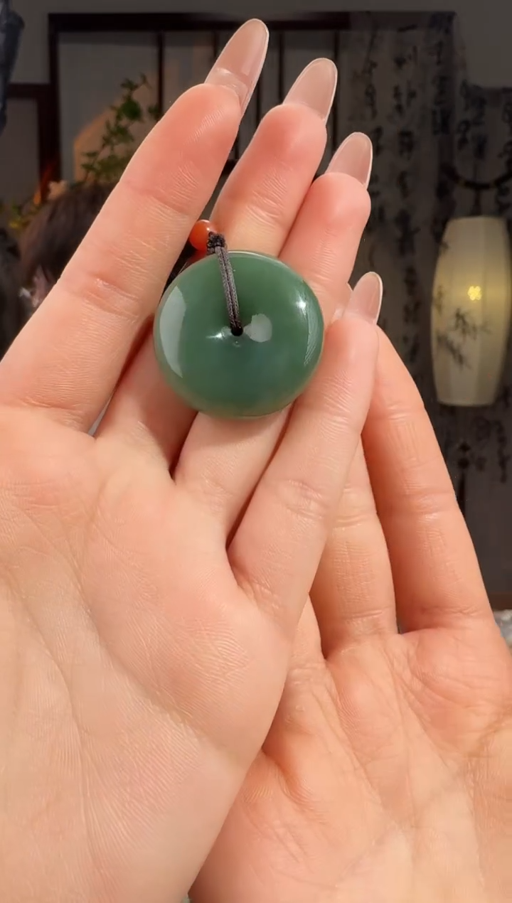 颈饰未镶嵌和田玉平安扣