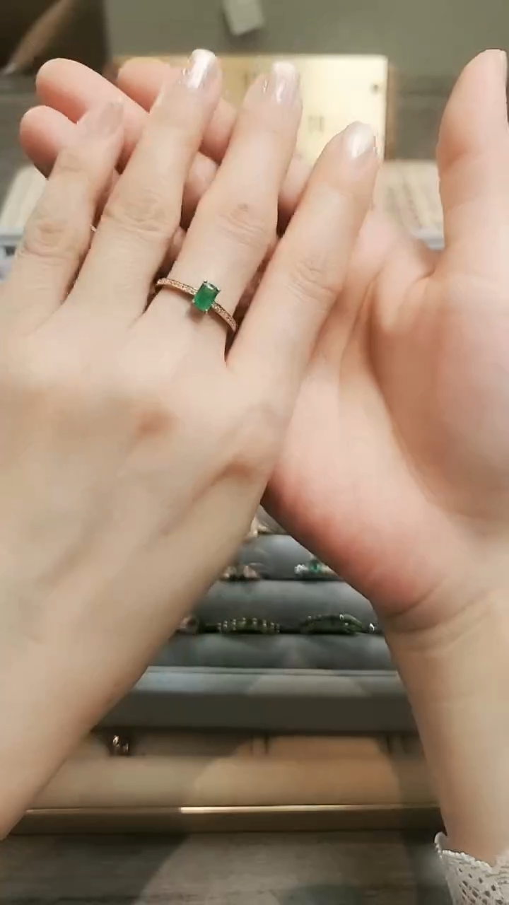 【闪购商品】祖母绿戒指银S925镶嵌天然宝石