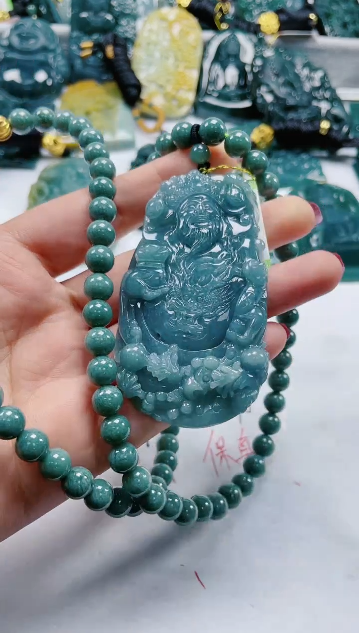 【闪购商品】翡翠颈饰未镶嵌             