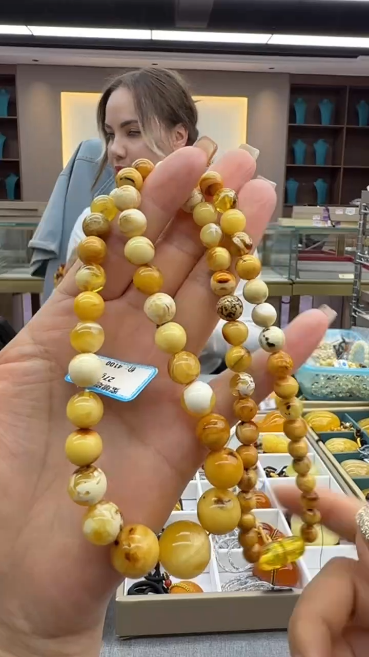 琥珀颈饰未镶嵌112秒拍号 假一罚三 