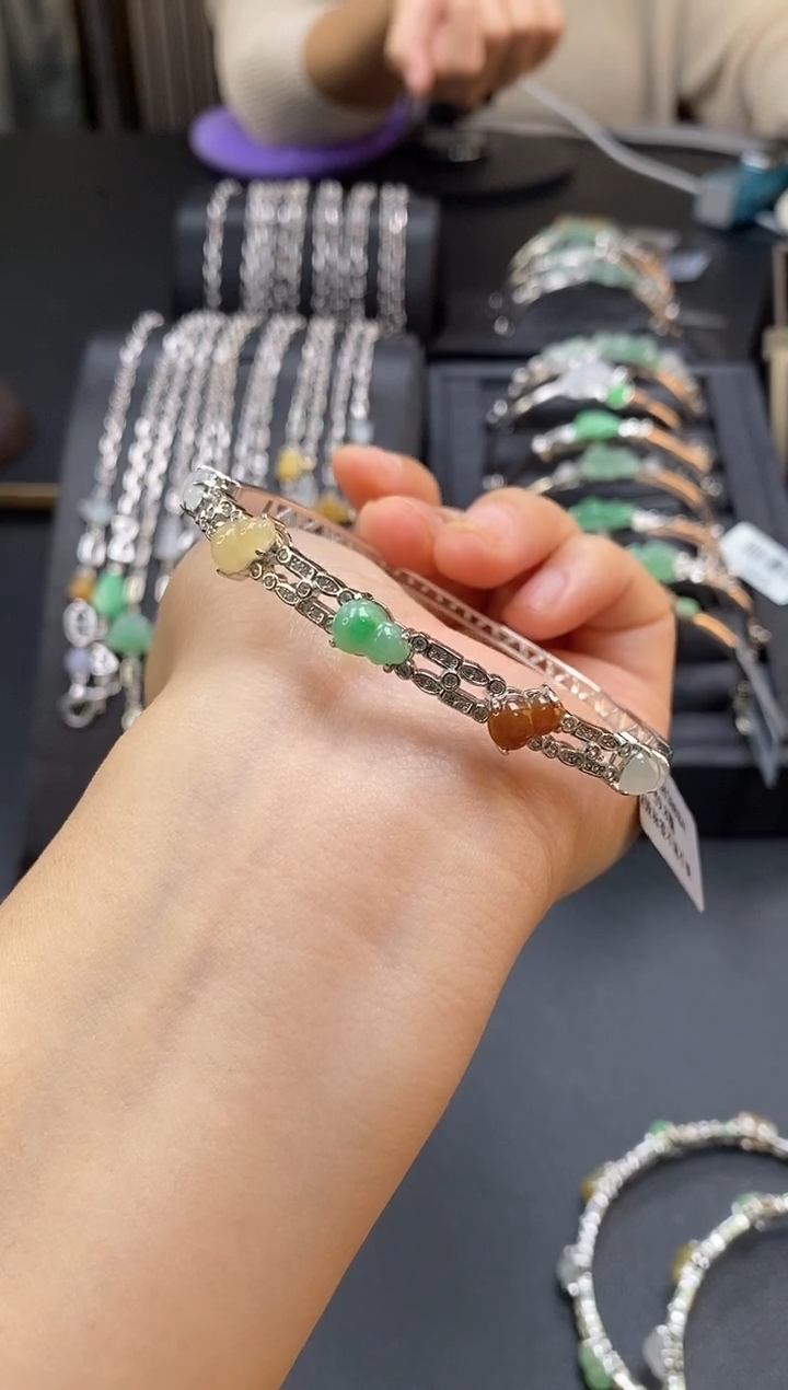 颈饰银S925镶嵌翡翠16771