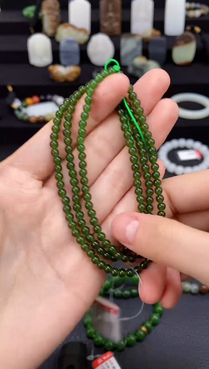未镶嵌和田玉挂件4mm碧玉108