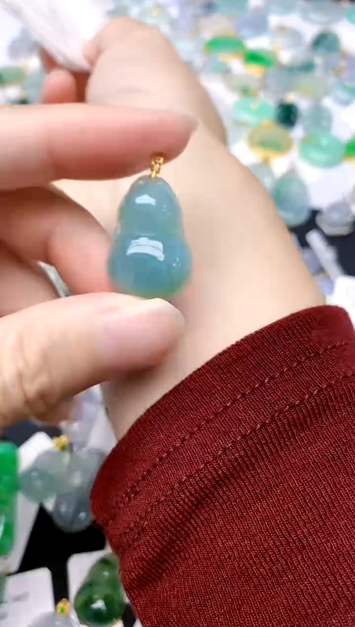 颈饰18K金镶嵌翡翠天然A货翡翠