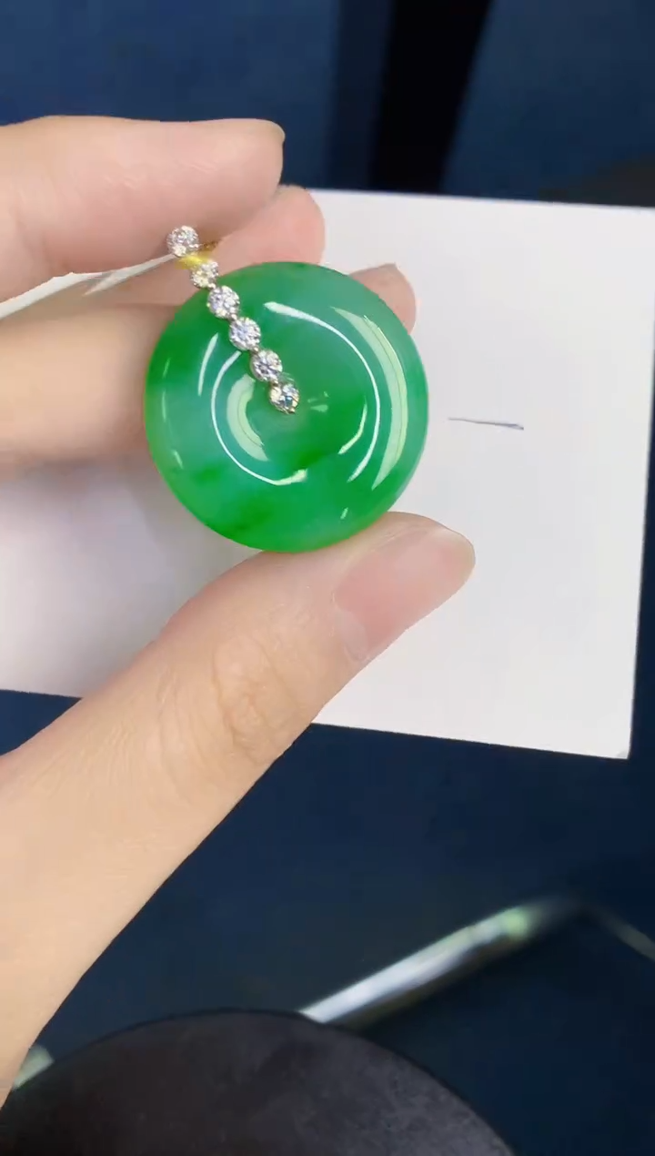 翡翠18K金镶嵌颈饰天然翡翠缅甸A货