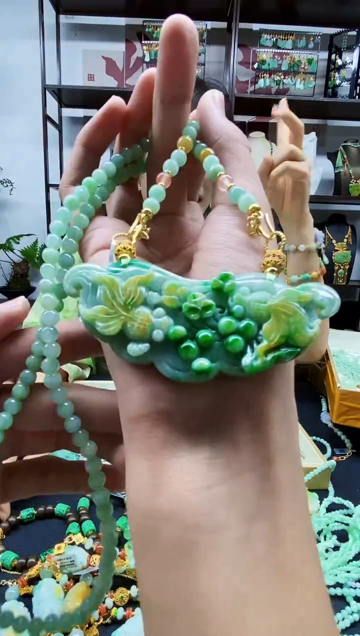 翡翠未镶嵌颈饰翡翠吊坠