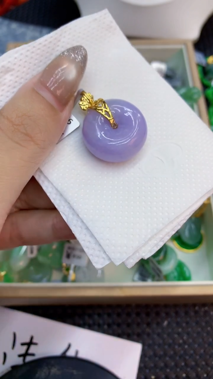 颈饰未镶嵌翡翠多样性发其一