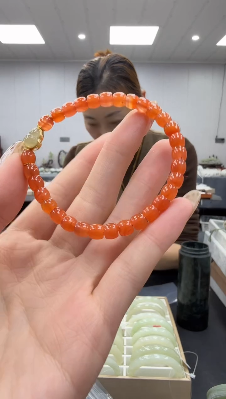 未镶嵌手链南红玛瑙多样性发其一jrj