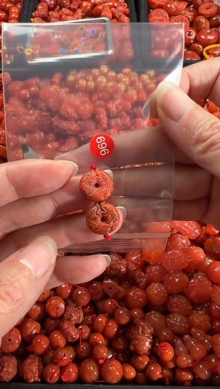 【闪购商品】南红玛瑙颈饰未镶嵌1