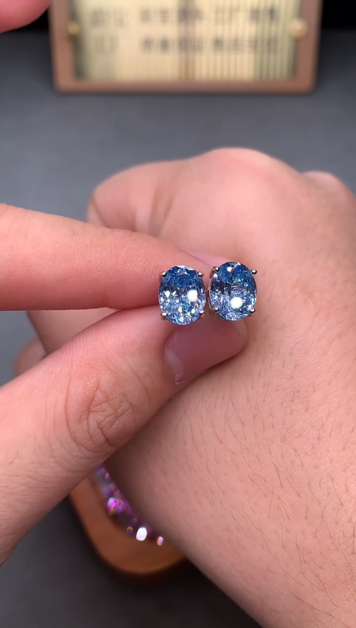 银S925镶嵌耳钉海蓝宝石2222