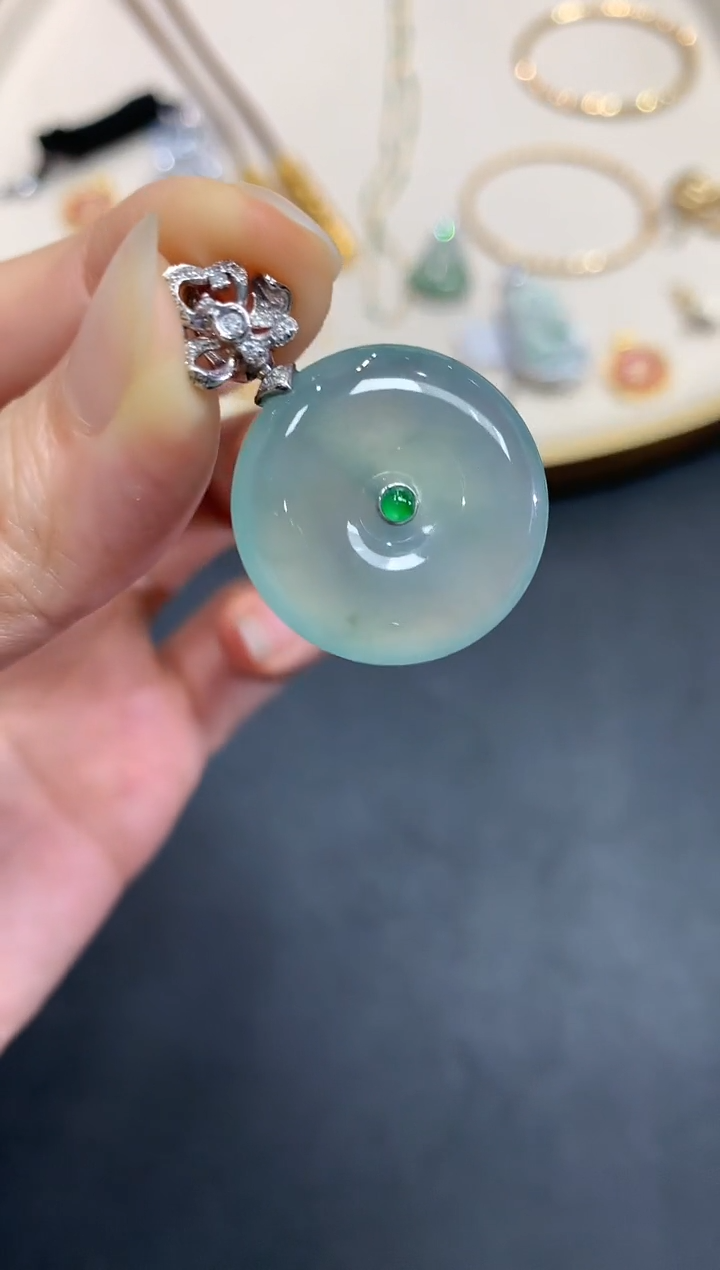 【闪购商品】翡翠吊坠(不含链)18K金镶嵌A953|6800