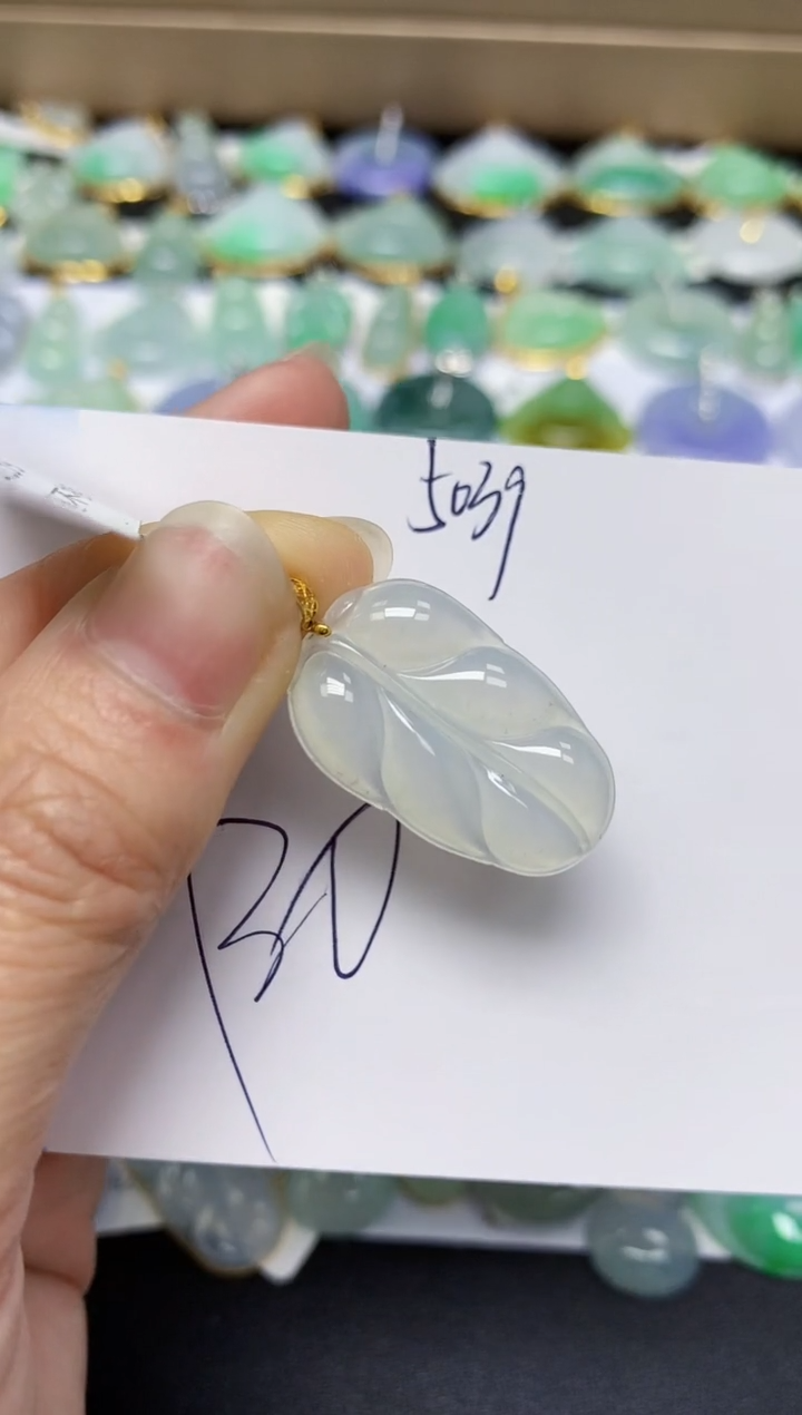 翡翠18K金镶嵌颈饰 天然翡翠A货