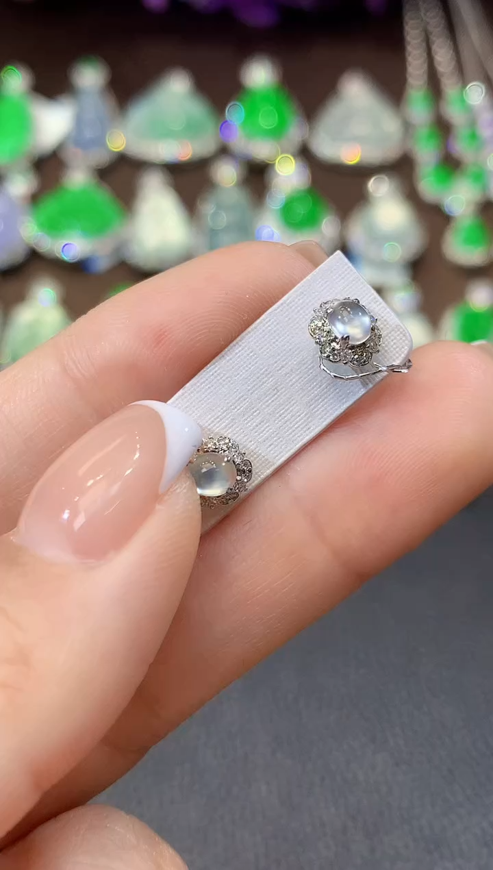 18K金镶嵌翡翠耳饰A22