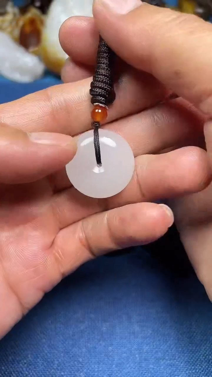 石英质玉未镶嵌颈饰1