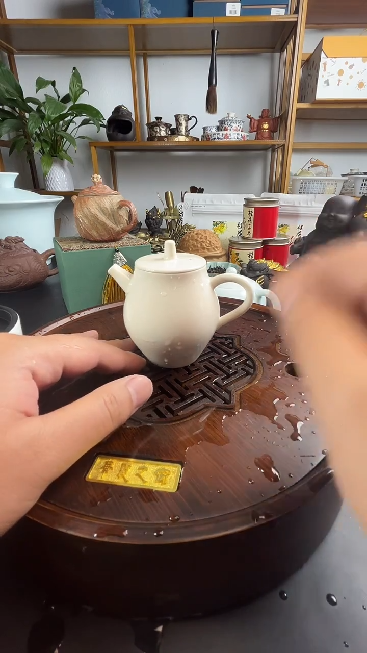 孤品福利羊脂玉小梨壶