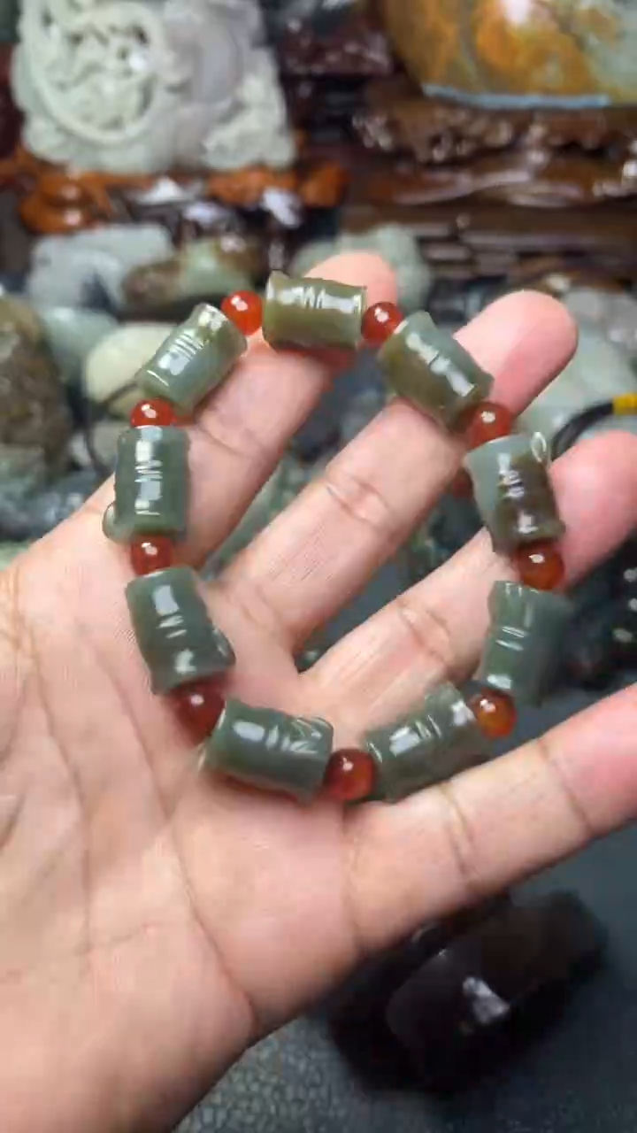 未镶嵌和田玉把件-