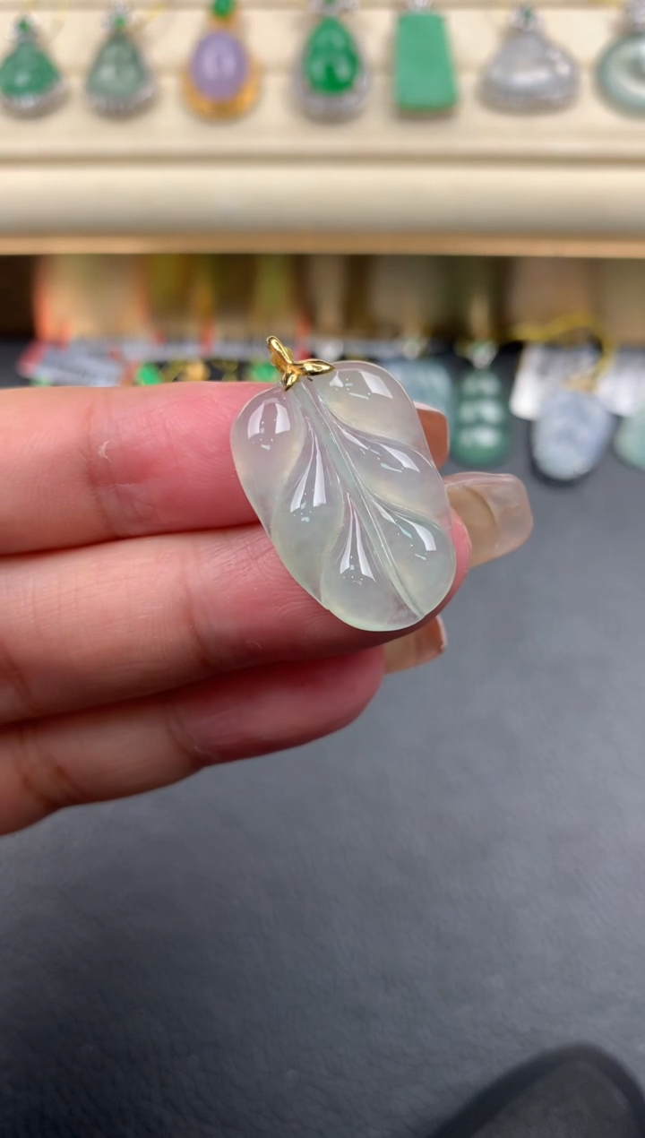 【闪购商品】翡翠颈饰18K金镶嵌Q266    