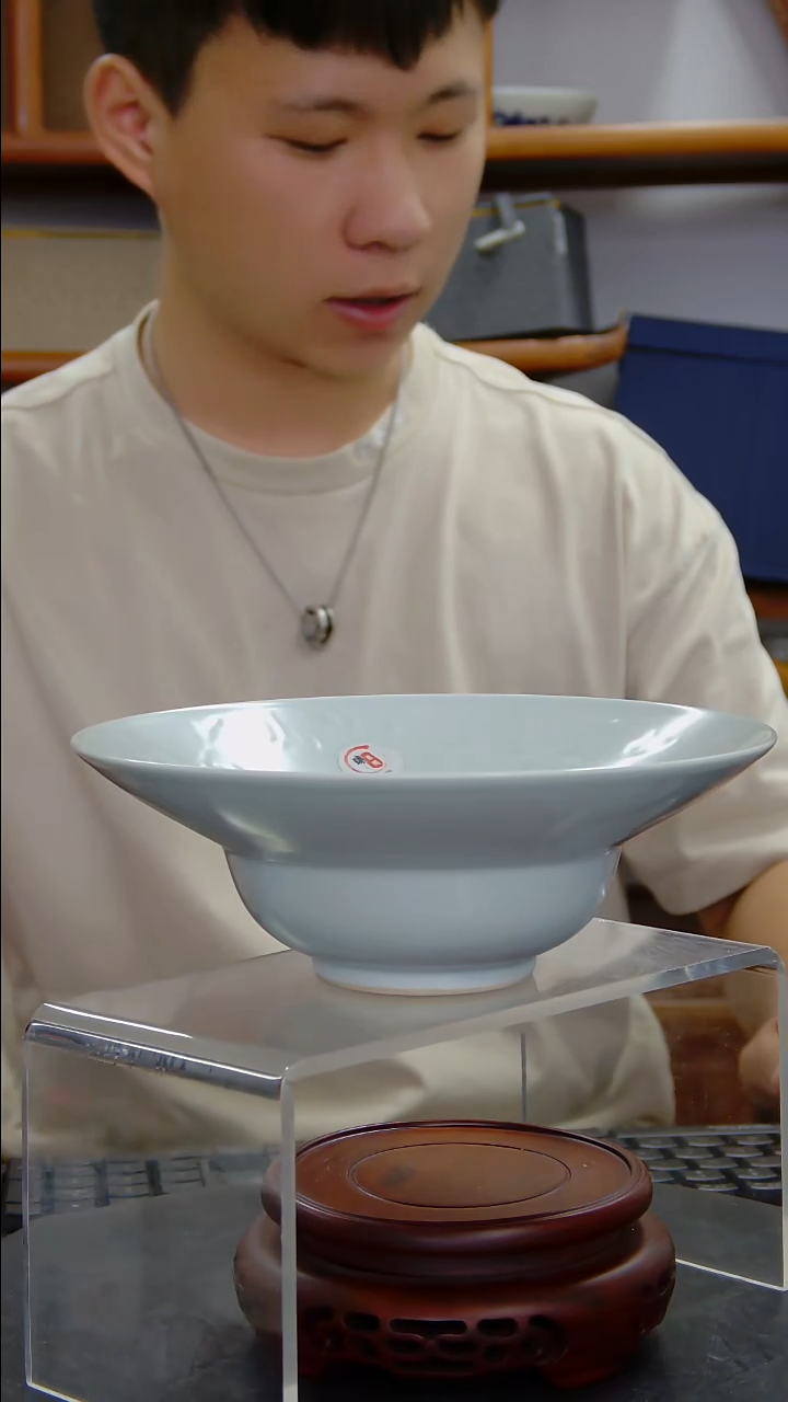 其他卵白釉模印花鸟纹折腰碗#170#