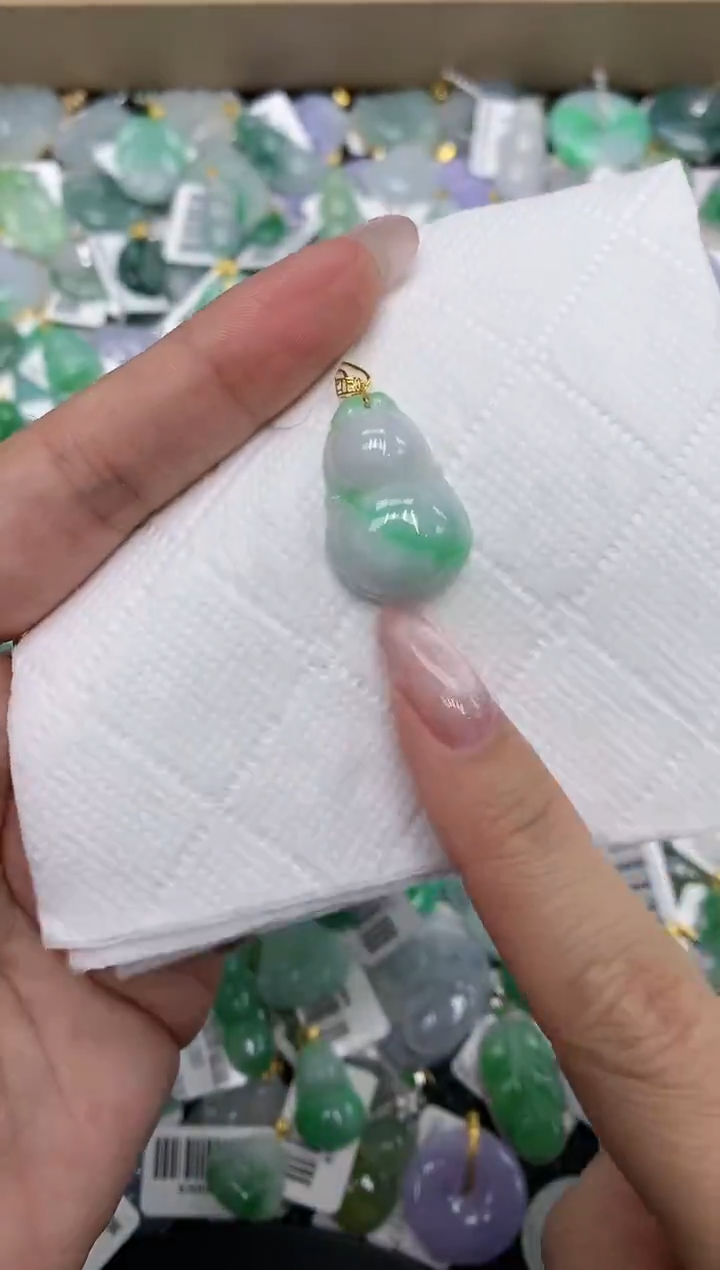 颈饰18K金镶嵌翡翠111111111111