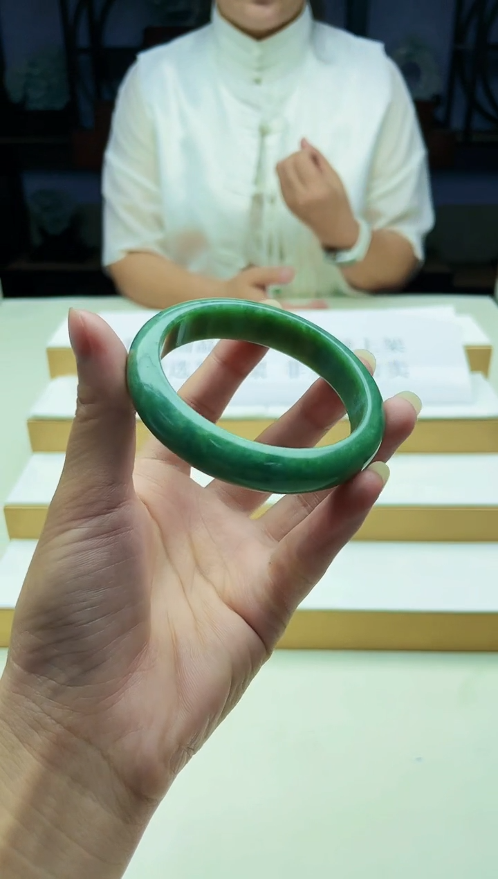 翡翠未镶嵌颈饰08030074多样性发其一