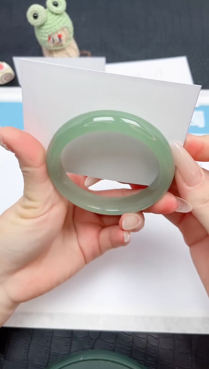 【闪购商品】石英质玉手镯未镶嵌8-56.6