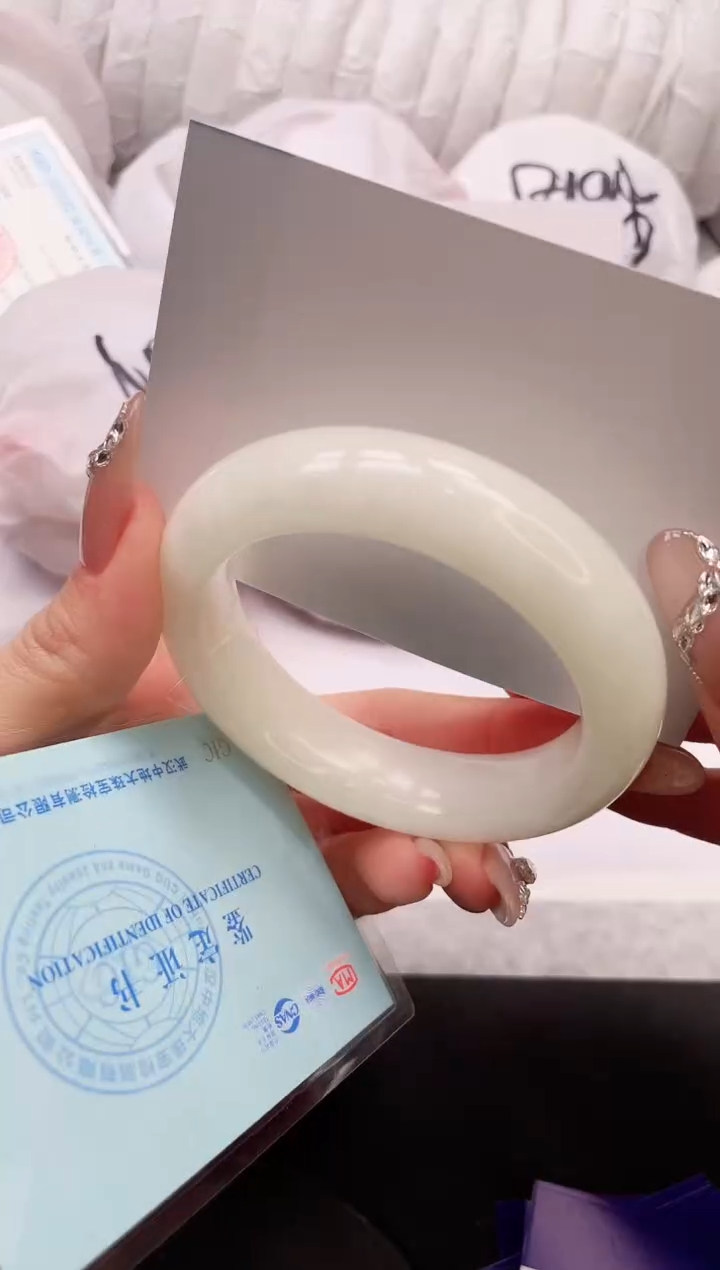 【闪购商品】和田玉手镯未镶嵌25K56-53