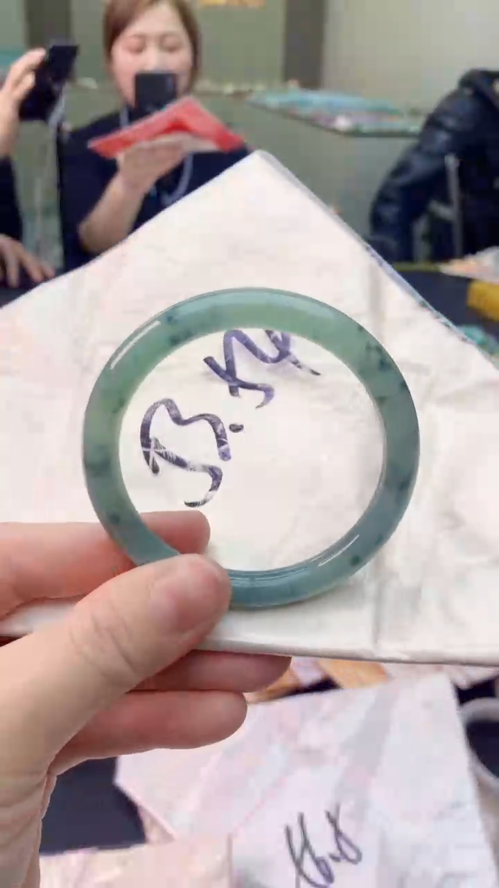 翡翠未镶嵌手镯0532250341