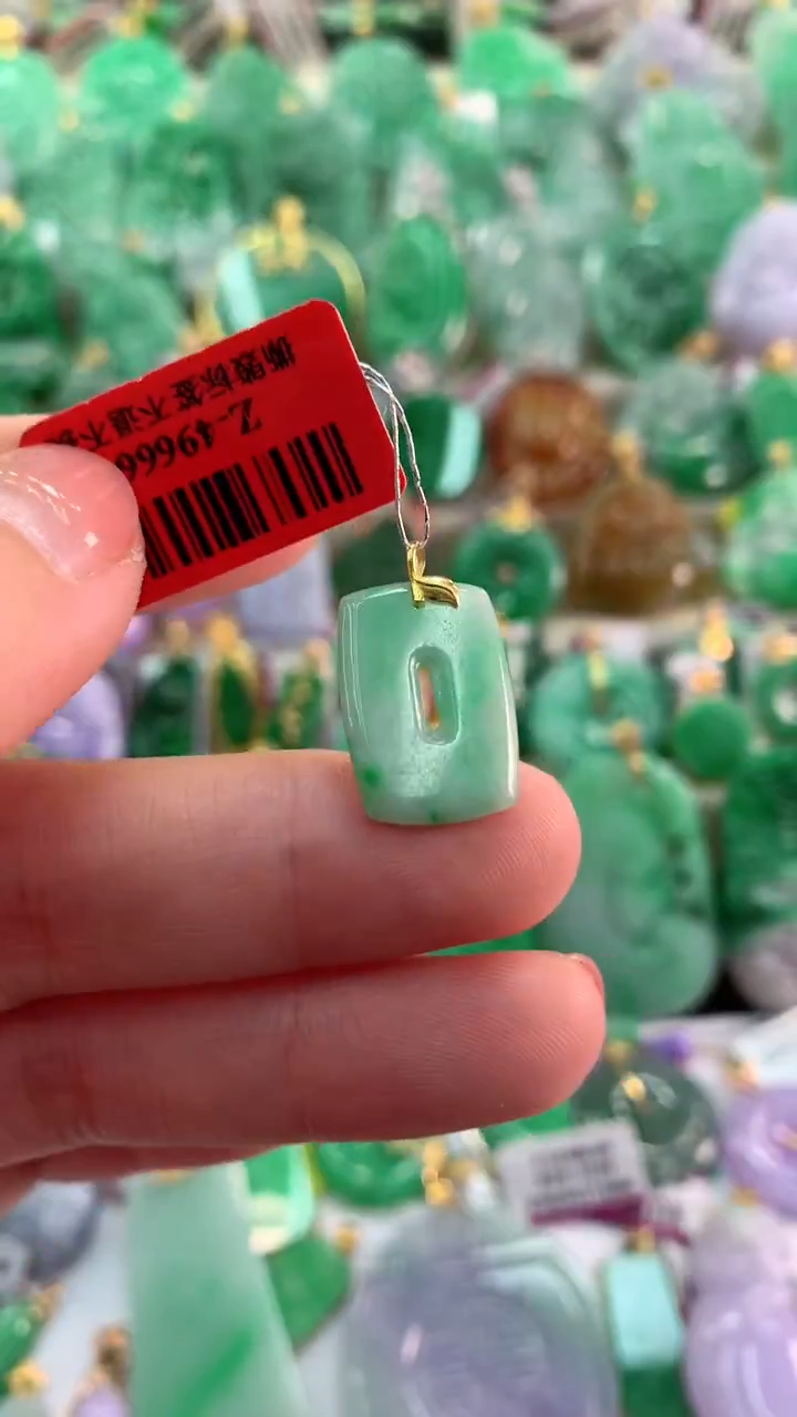 【闪购商品】翡翠吊坠(不含链)18K金镶嵌挂件
