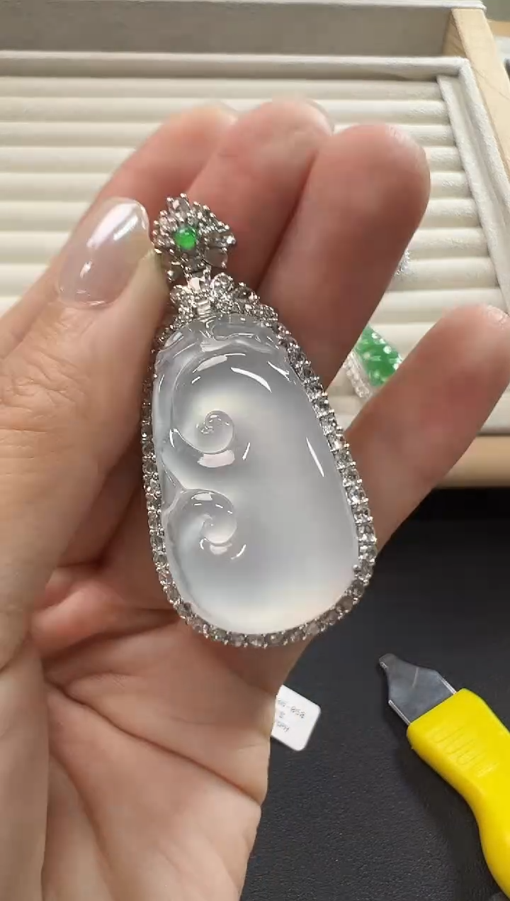 颈饰18K金镶嵌翡翠KYJF1206-010