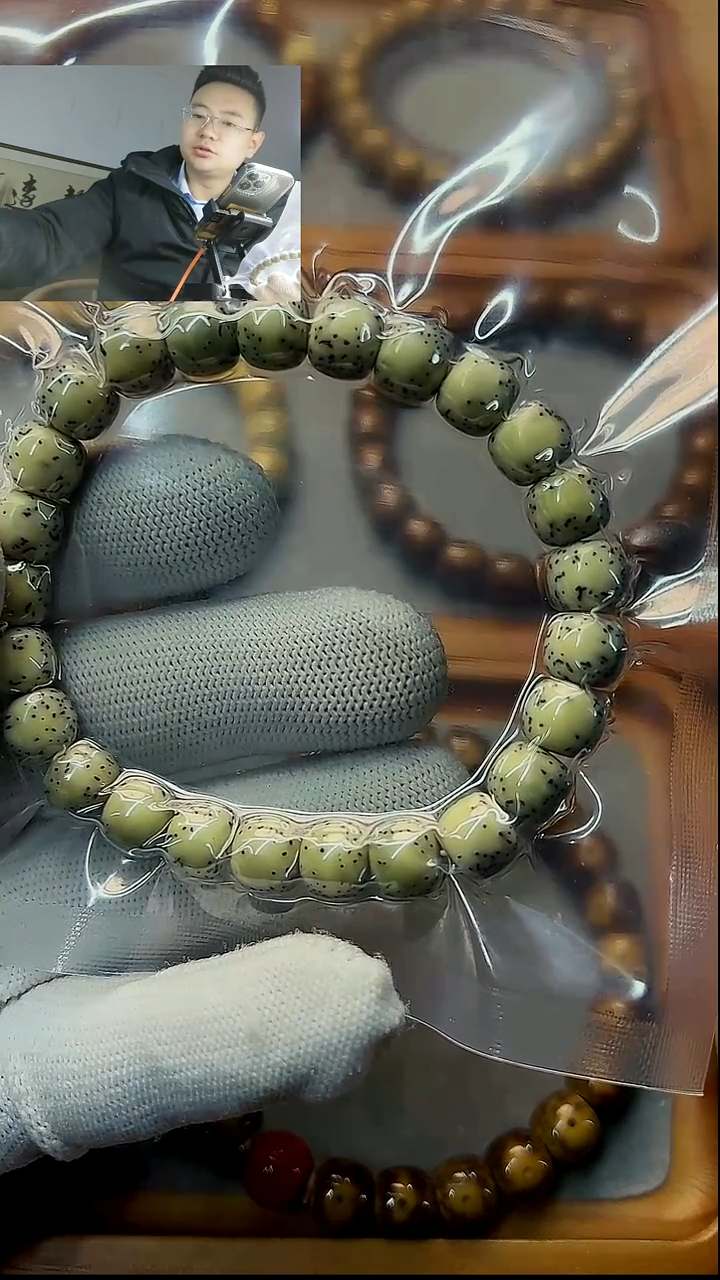 手串星月菩提9*8河豚石玉料