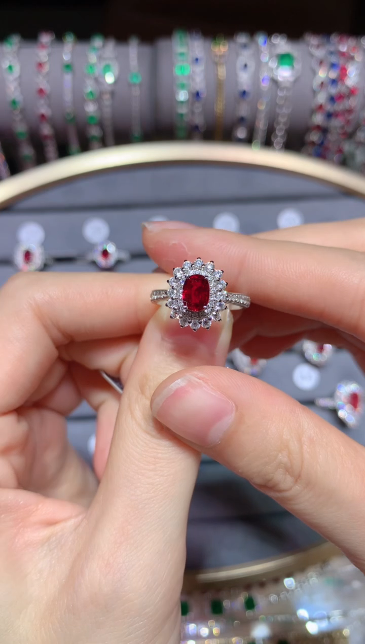 【闪购商品】红宝石戒指18K金镶嵌1.02CT  无烧鸽血红