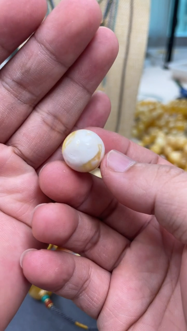 【闪购商品】琥珀颈饰未镶嵌原矿俄料蜜蜡圆珠16mm