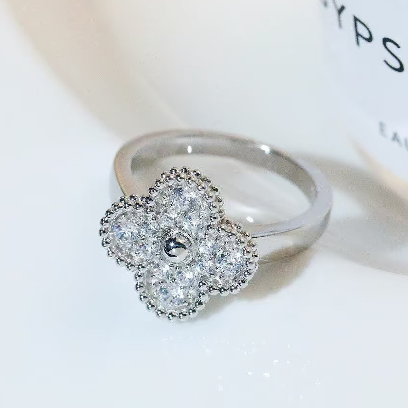 18K金满钻15mm四叶草戒指 CZ (定制品质48小时鉴赏期)