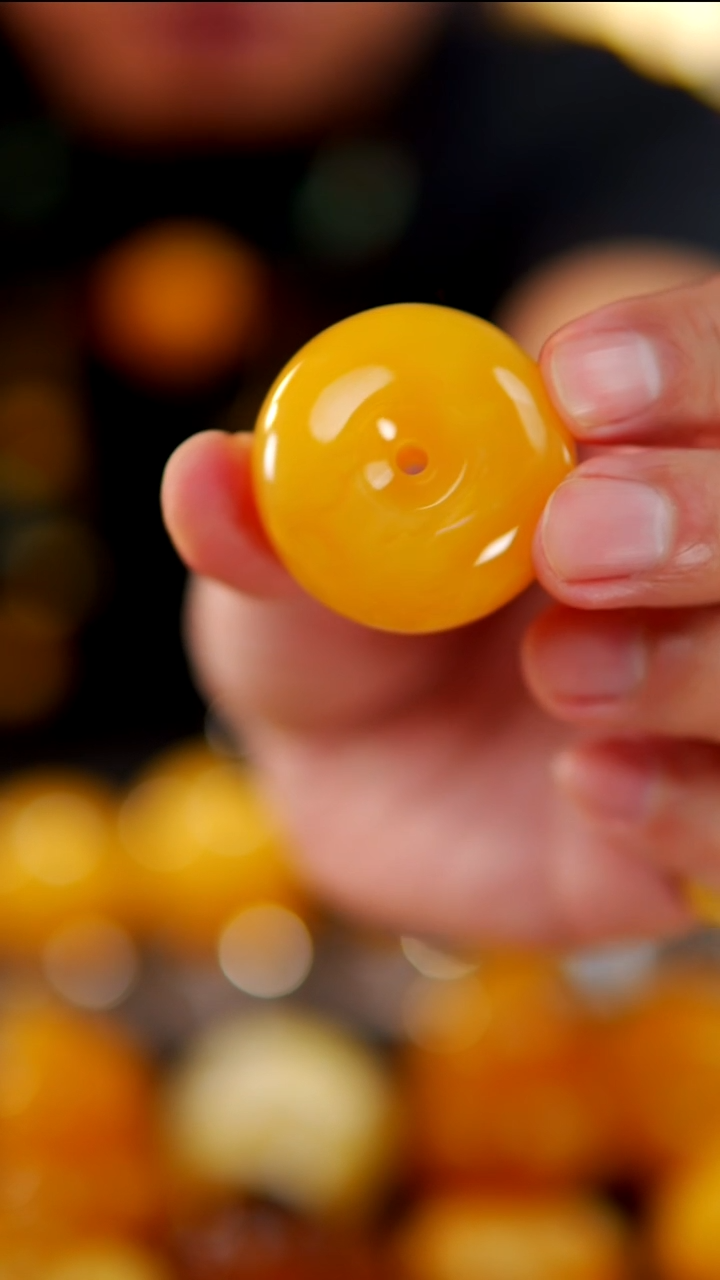 裸石琥珀未镶嵌25焦皮料平安扣