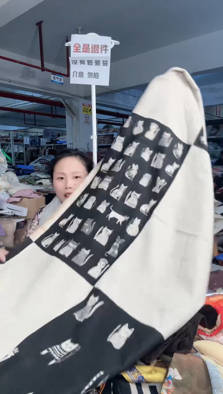 棉麻13秋冬保暖新款方巾时尚百搭围巾丝巾高级大气洋气围脖披肩