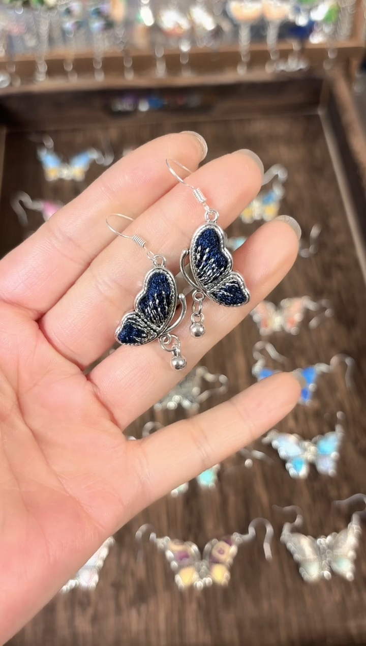 乐*彩云南阁非遗老绣饰品617*