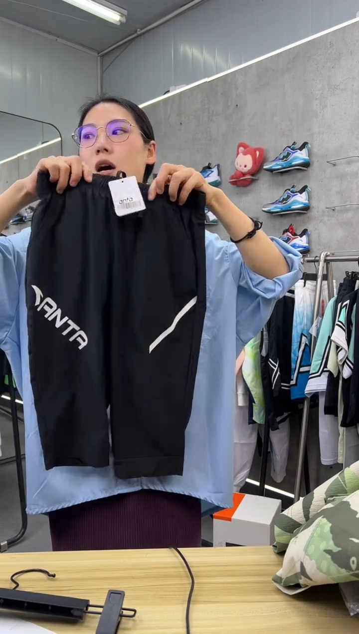 安踏儿童衣服尺码 ：150