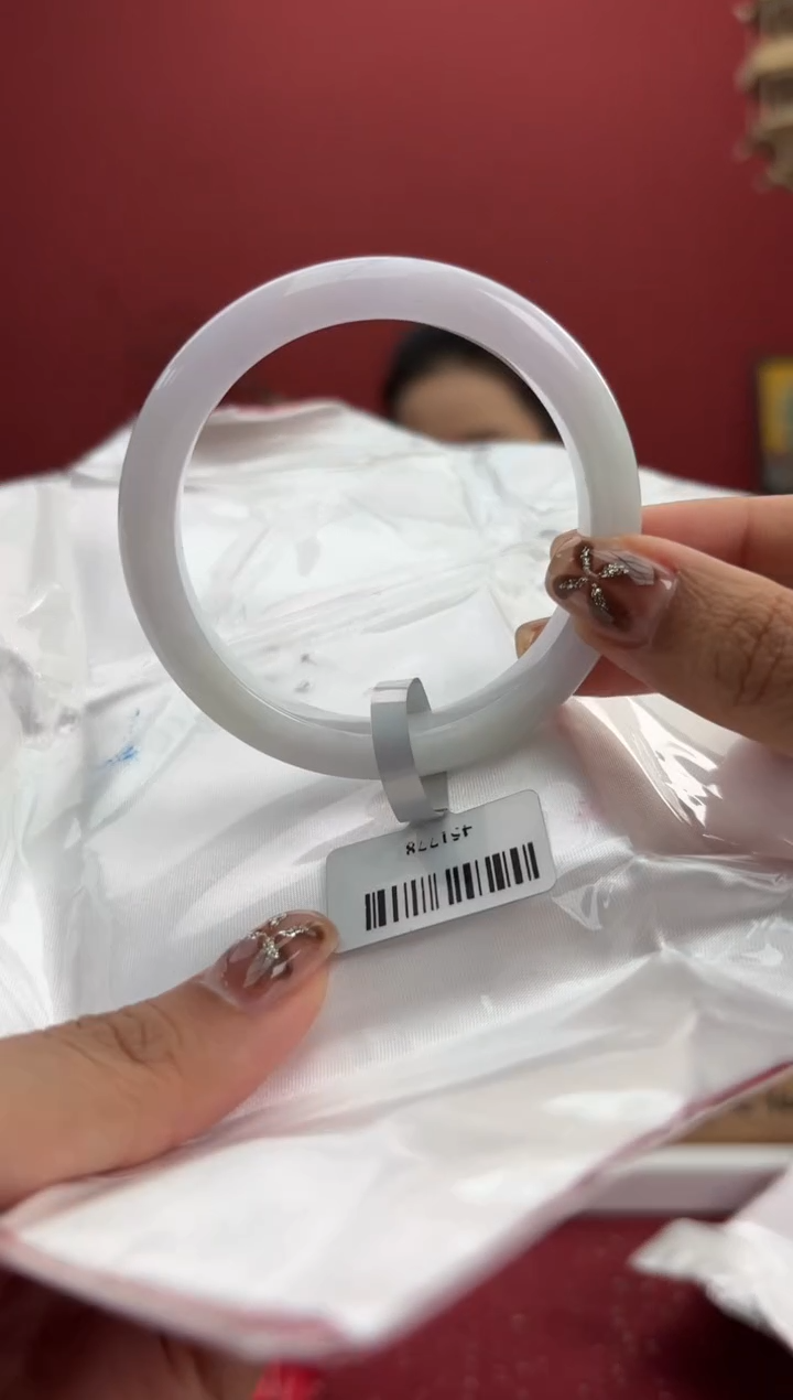 【闪购商品】翡翠手镯未镶嵌23手镯微瑕