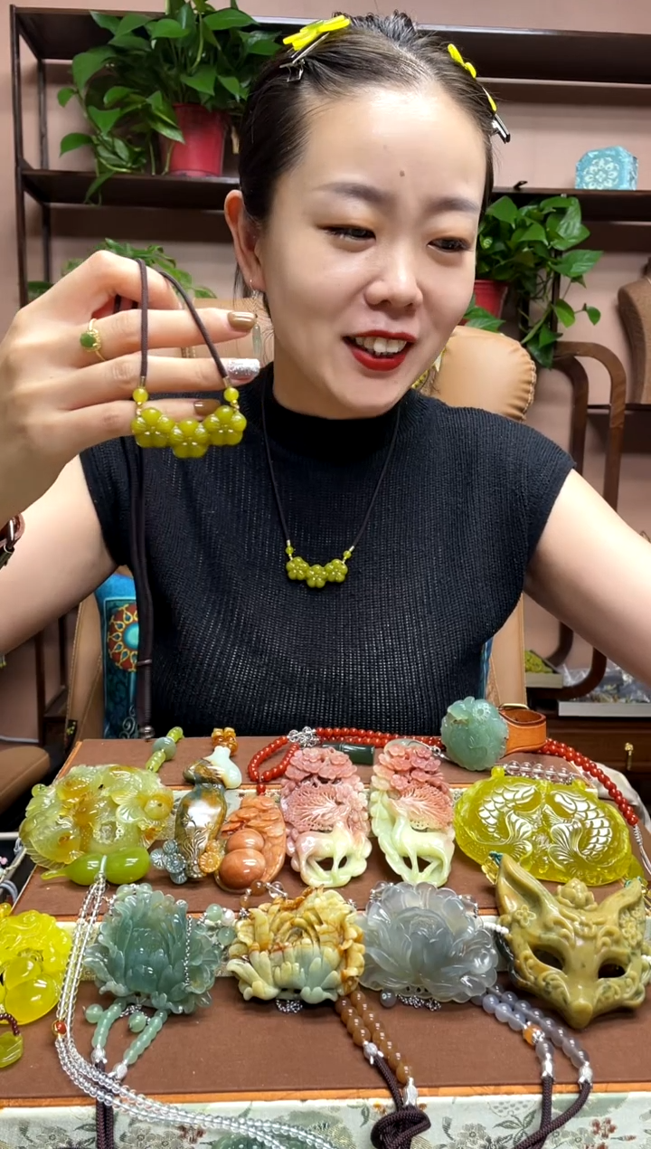 未镶嵌岫玉吊坠多样性发货发其中之一