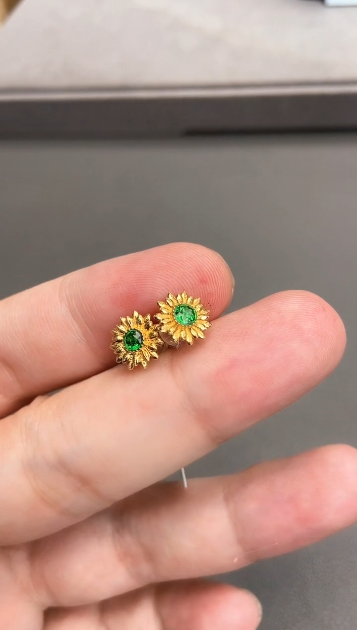 18K金镶嵌耳饰石榴石（沙弗莱）0.33ct/七天鉴赏