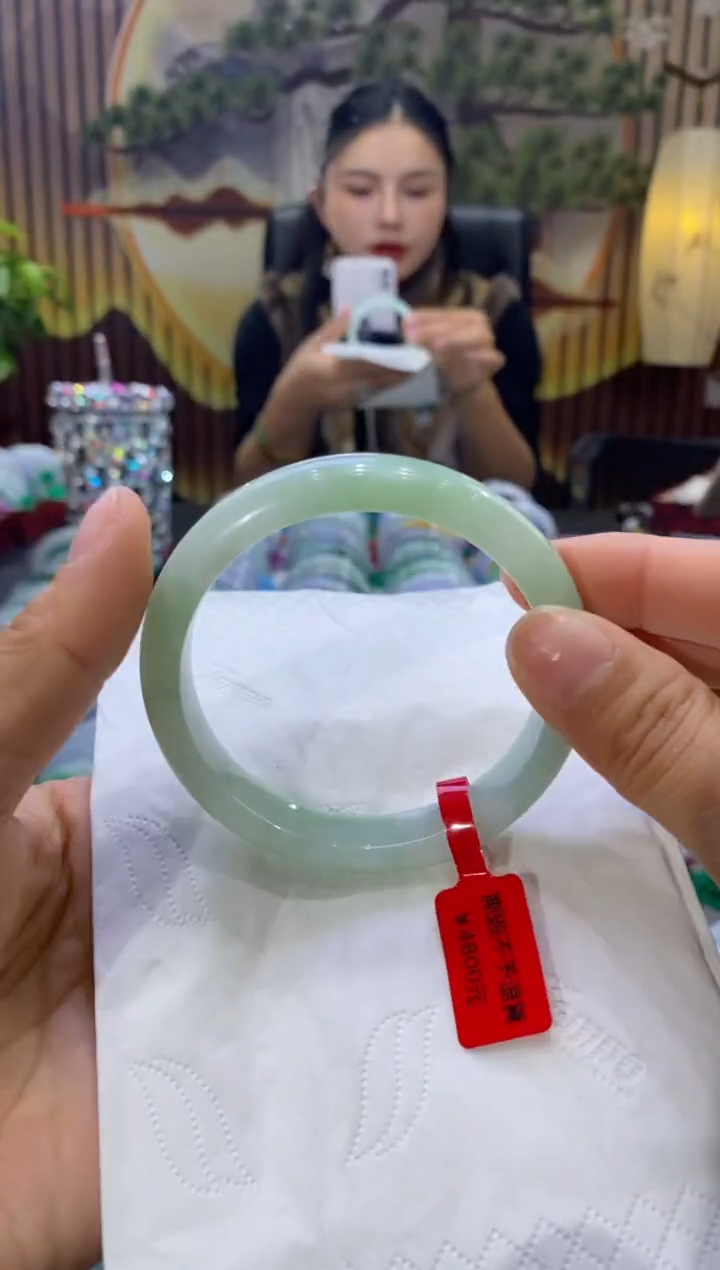 【闪购商品】翡翠手镯未镶嵌多人05341