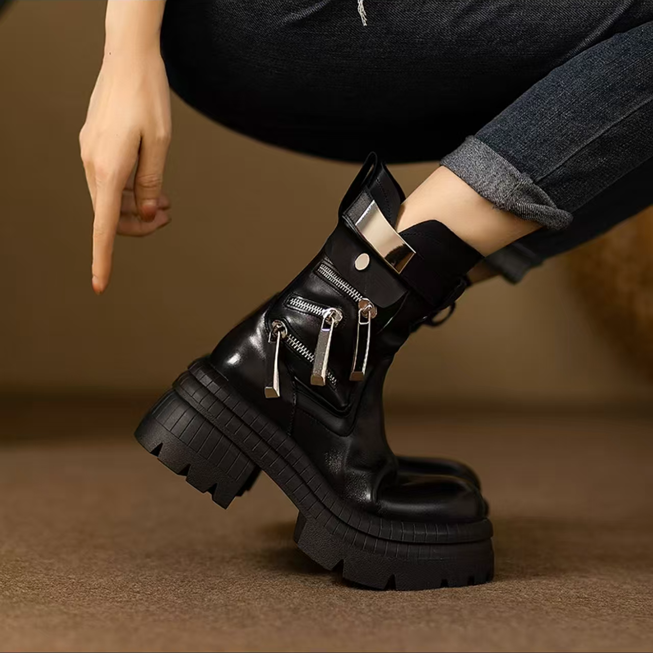 7170 防水台套筒休闲风防滑马丁靴厚底圆头靴子