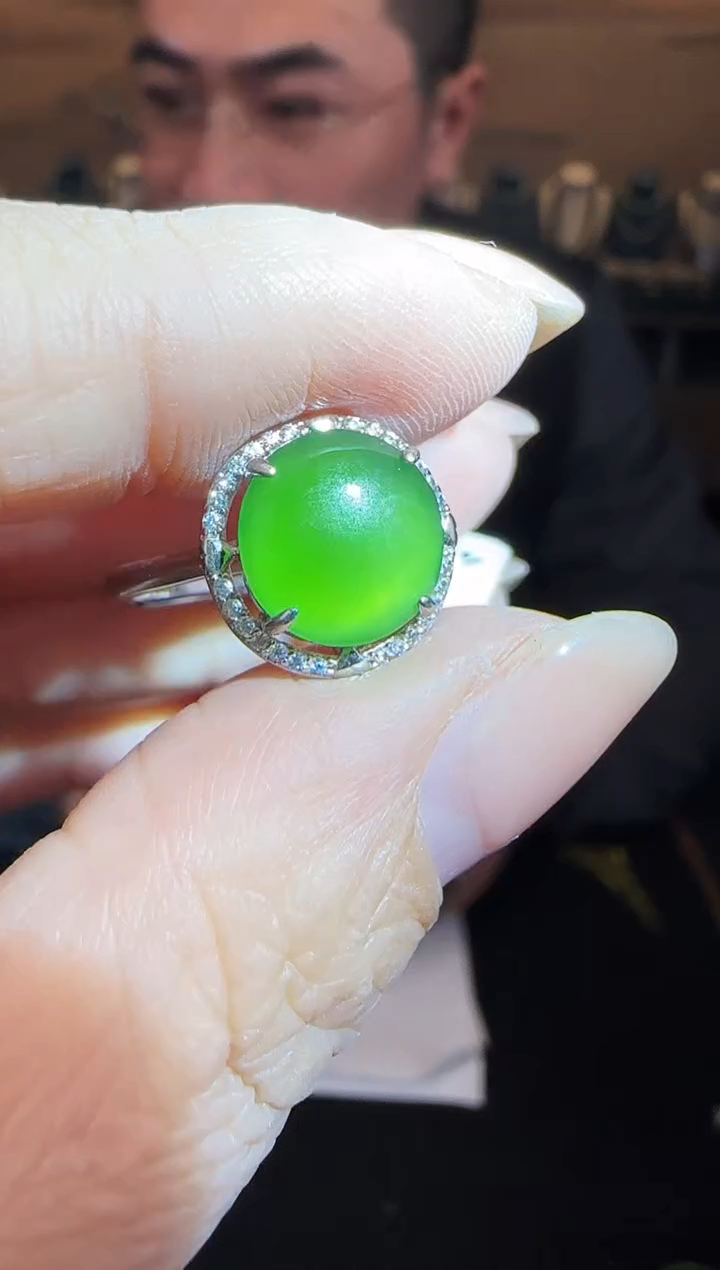 银S925镶嵌戒指和田玉圆蛋面