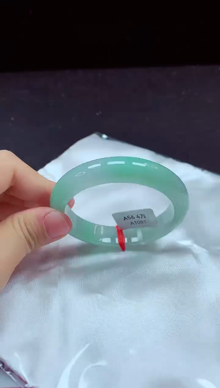 【闪购商品】翡翠手镯未镶嵌镯子56+