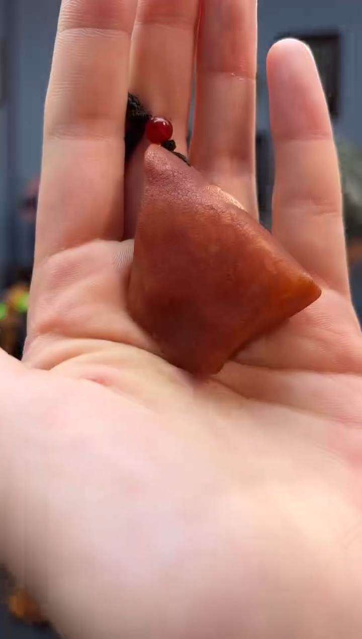 琥珀颈饰未镶嵌吊坠