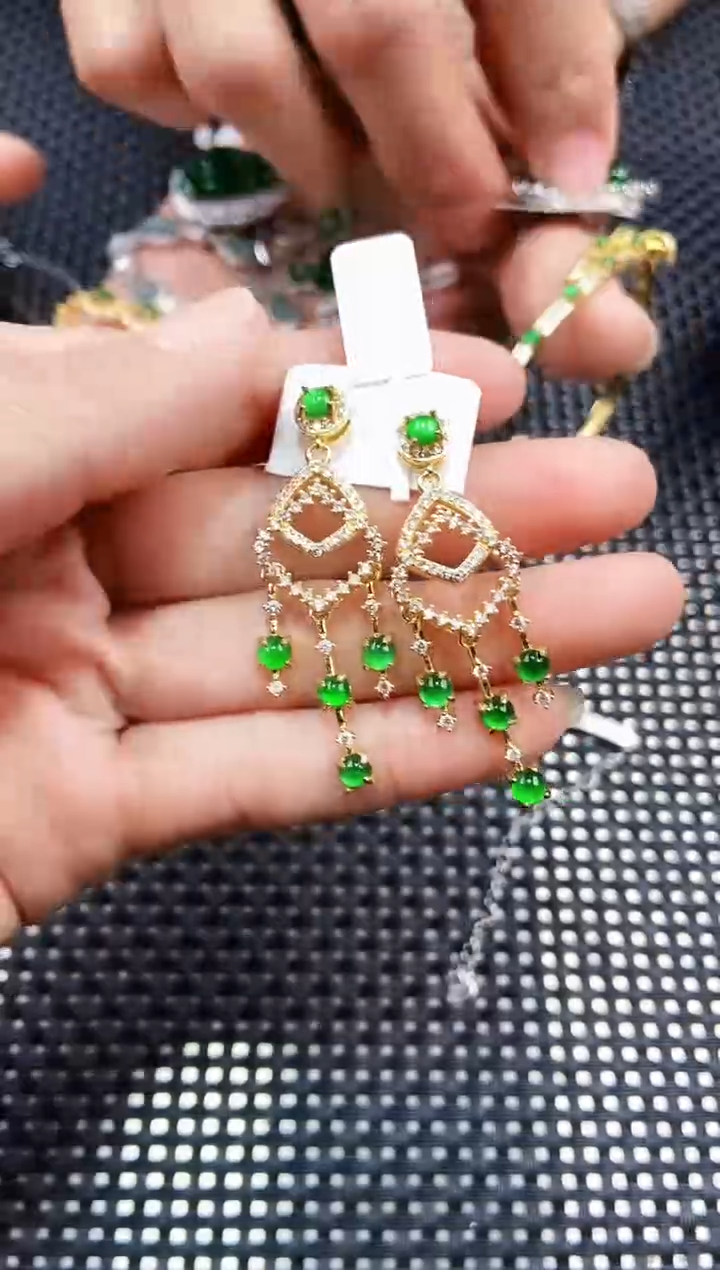 【闪购商品】翡翠耳饰未镶嵌111111111