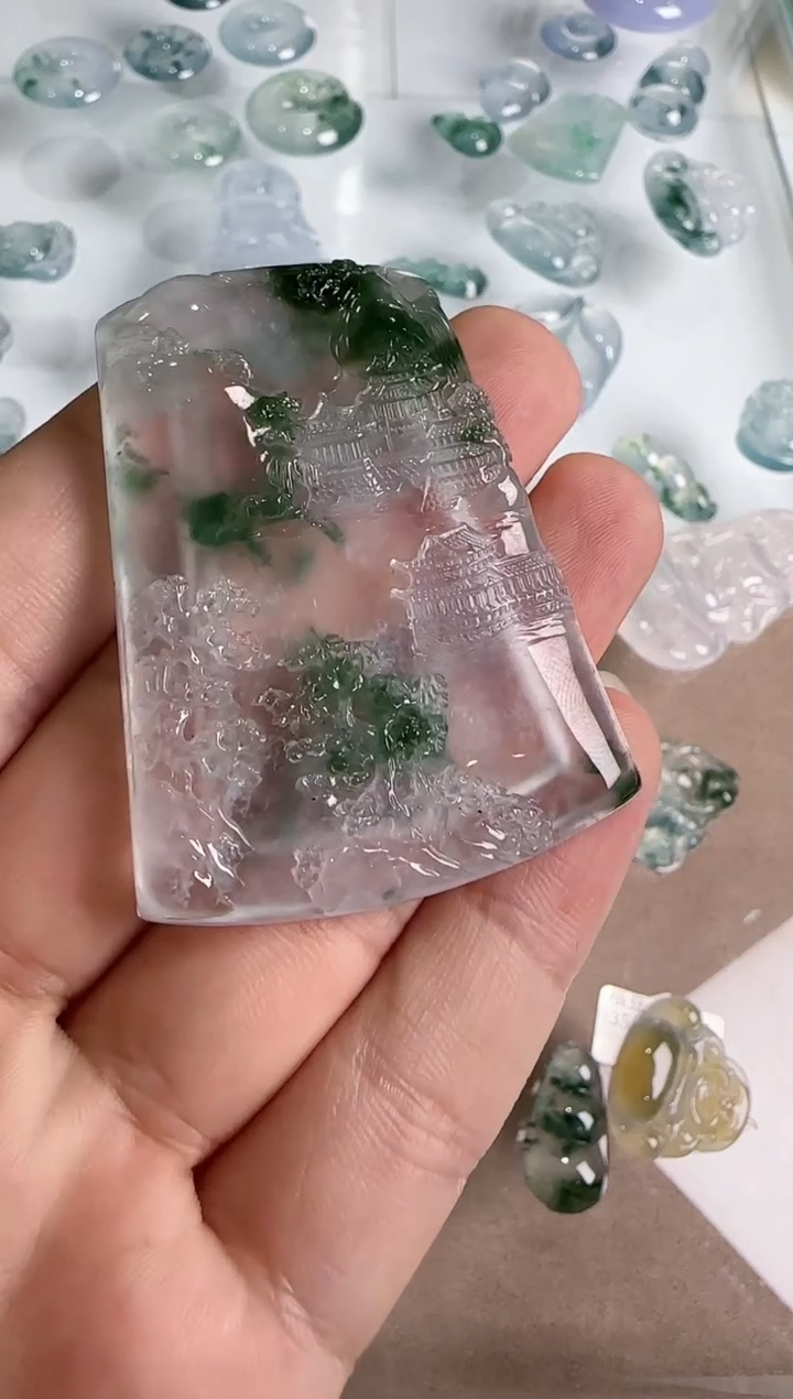 【闪购商品】翡翠吊坠(不含链)未镶嵌··