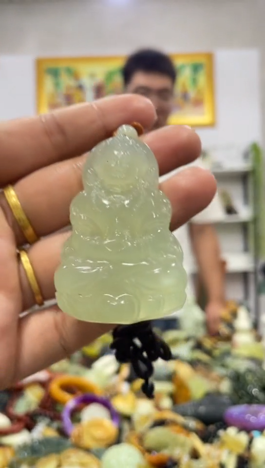 未镶嵌岫玉吊坠 