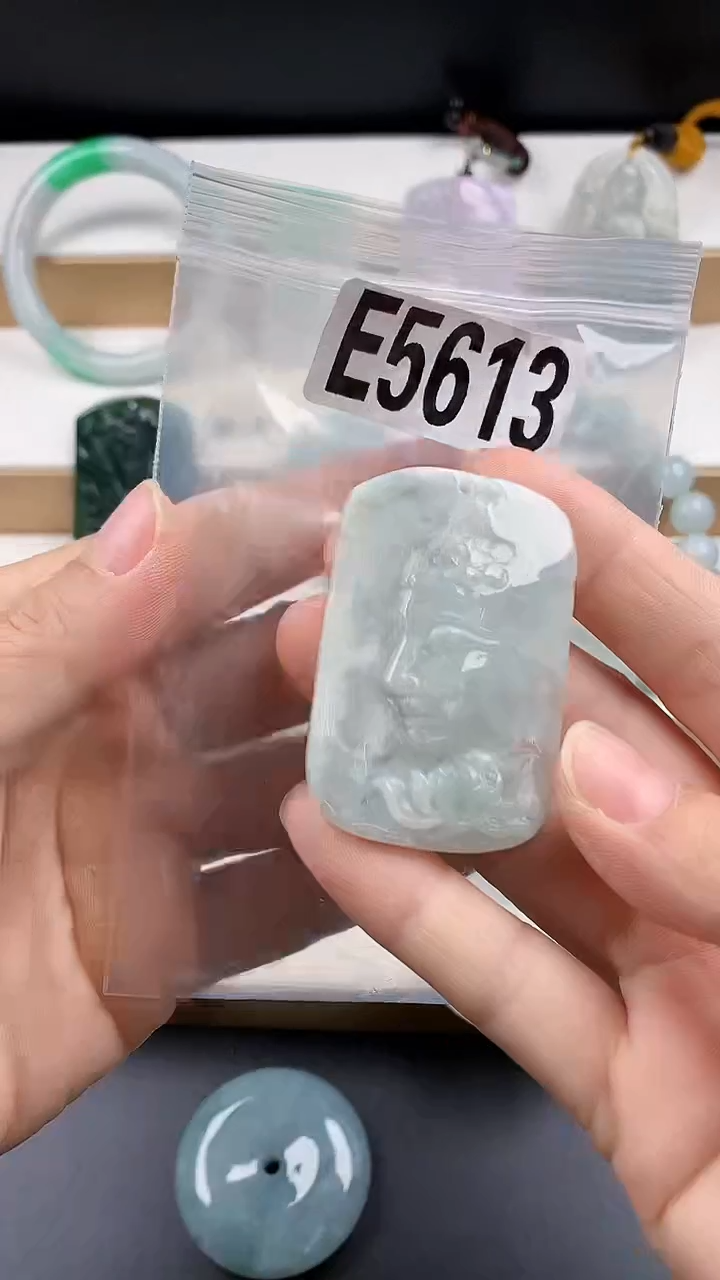 颈饰未镶嵌翡翠天然翡翠吊坠挂件