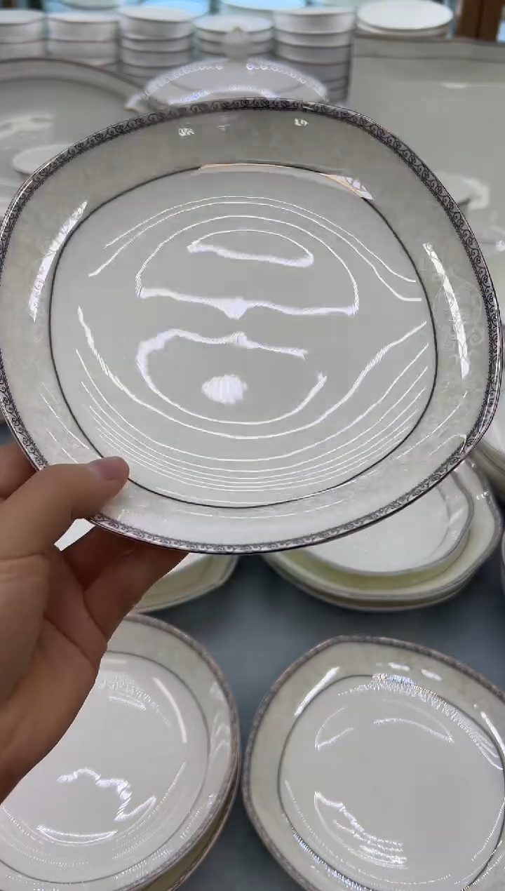 骨瓷玲珑8方2个  