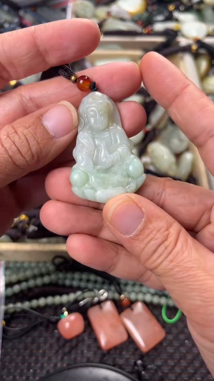 【闪购商品】和田玉颈饰未镶嵌多样性发货没有证书拍一发一有瑕